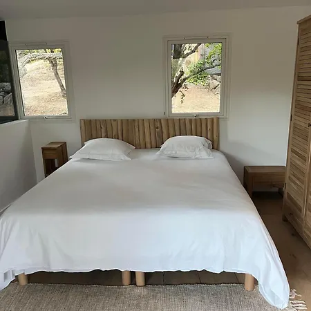 De Luxe Surplombant La Mer, Piscine Suspendue * Pianottoli-Caldarello (Corsica)