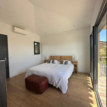 Villa De Luxe Surplombant La Mer, Piscine Suspendue