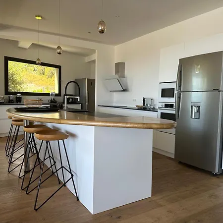 Villa De Luxe Surplombant La Mer, Piscine Suspendue Pianottoli-Caldarello (Corsica)