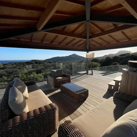 De Luxe Surplombant La Mer, Piscine Suspendue Pianottoli-Caldarello (Corsica)