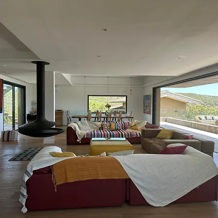 De Luxe Surplombant La Mer, Piscine Suspendue Villa Pianottoli-Caldarello (Corsica)