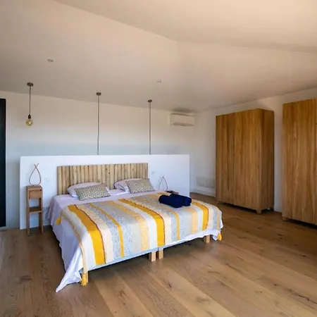 Villa De Luxe Surplombant La Mer, Piscine Suspendue Pianottoli-Caldarello (Corsica)