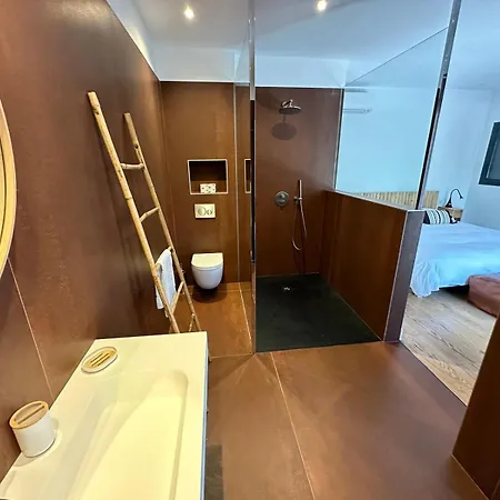 De Luxe Surplombant La Mer, Piscine Suspendue Villa Pianottoli-Caldarello (Corsica)