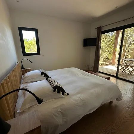 De Luxe Surplombant La Mer, Piscine Suspendue *