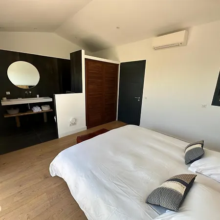 De Luxe Surplombant La Mer, Piscine Suspendue Villa *