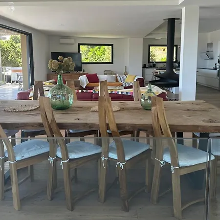 De Luxe Surplombant La Mer, Piscine Suspendue Pianottoli-Caldarello (Corsica)