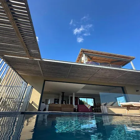 De Luxe Surplombant La Mer, Piscine Suspendue Villa Pianottoli-Caldarello (Corsica)