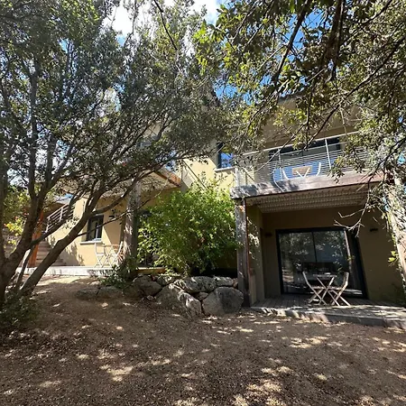 De Luxe Surplombant La Mer, Piscine Suspendue Villa Pianottoli-Caldarello (Corsica)