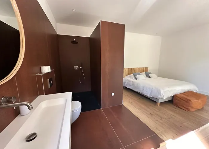 De Luxe Surplombant La Mer, Piscine Suspendue *