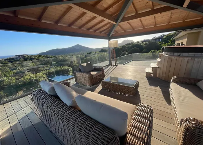 De Luxe Surplombant La Mer, Piscine Suspendue