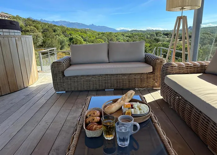 Villa De Luxe Surplombant La Mer, Piscine Suspendue
