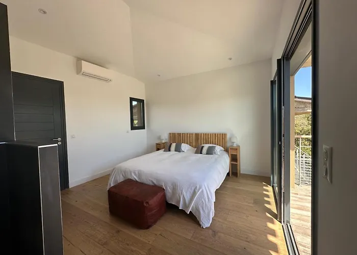 Villa De Luxe Surplombant La Mer, Piscine Suspendue