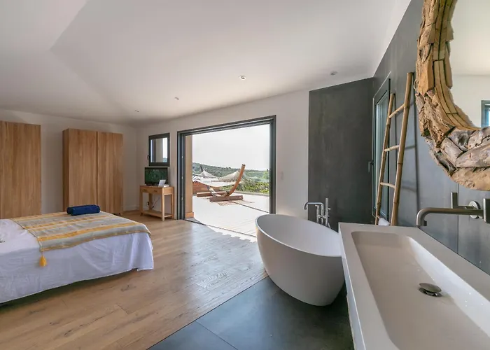 Villa De Luxe Surplombant La Mer, Piscine Suspendue *