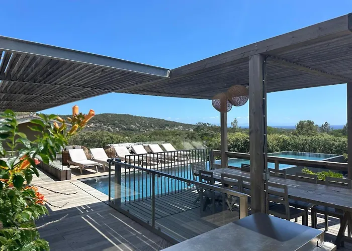 De Luxe Surplombant La Mer, Piscine Suspendue Villa *