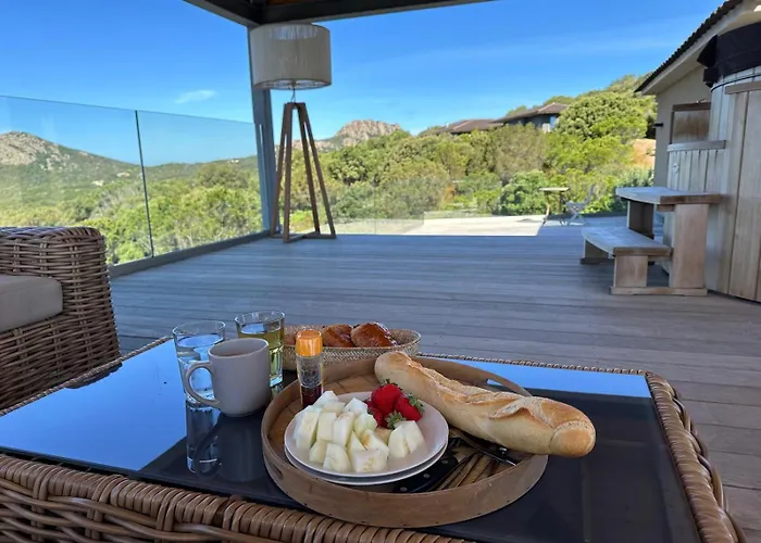 Villa De Luxe Surplombant La Mer, Piscine Suspendue Pianottoli-Caldarello (Corsica)