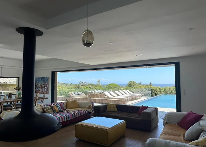 Villa De Luxe Surplombant La Mer, Piscine Suspendue