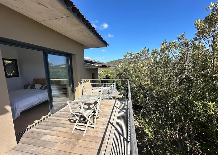 Villa De Luxe Surplombant La Mer, Piscine Suspendue